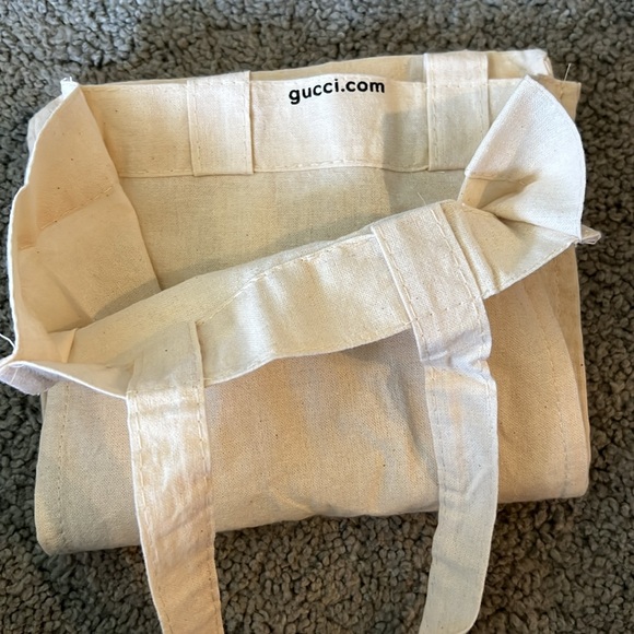 NEW AUTHENTIC GUCCI TOTE Shopping  Bag Gucci Logo Canvas 13.5" X 14.75" X 5" - Picture 5 of 6